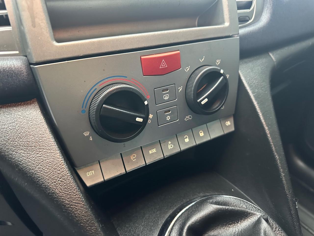 Lancia Ypsilon 1.3 MJT 90 CV Platino