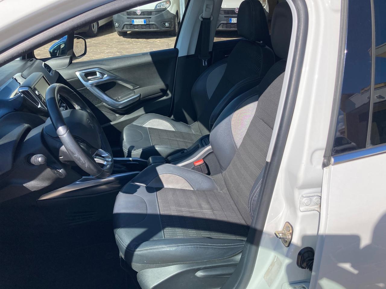 Peugeot 2008 1.6 e-HDi 115 CV Stop&Start Allure