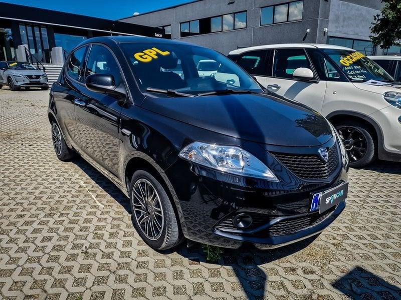 Lancia Ypsilon III 2015 5 Porte 1.2 Ecochic 69cv Silver