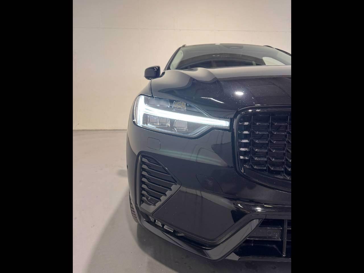 VOLVO XC60 B4 PLUS DARK AUTO
