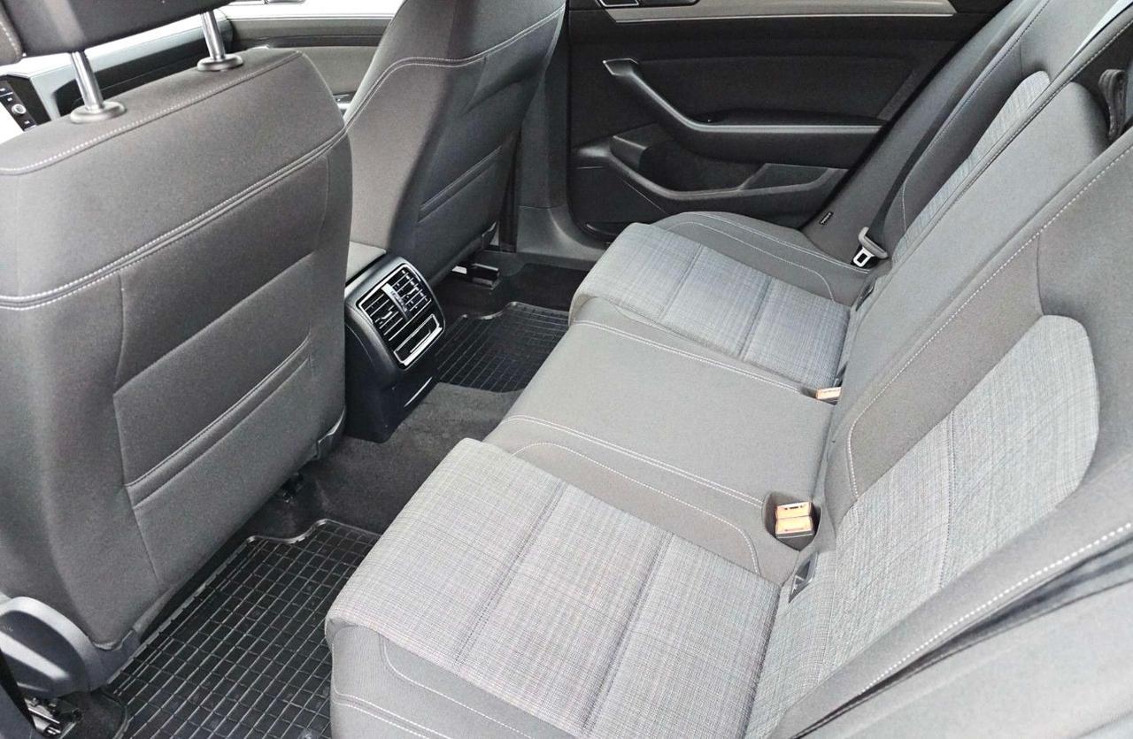 VOLKSWAGEN PASSAT 1.6 Tdi EVO Dsg - Led Navi