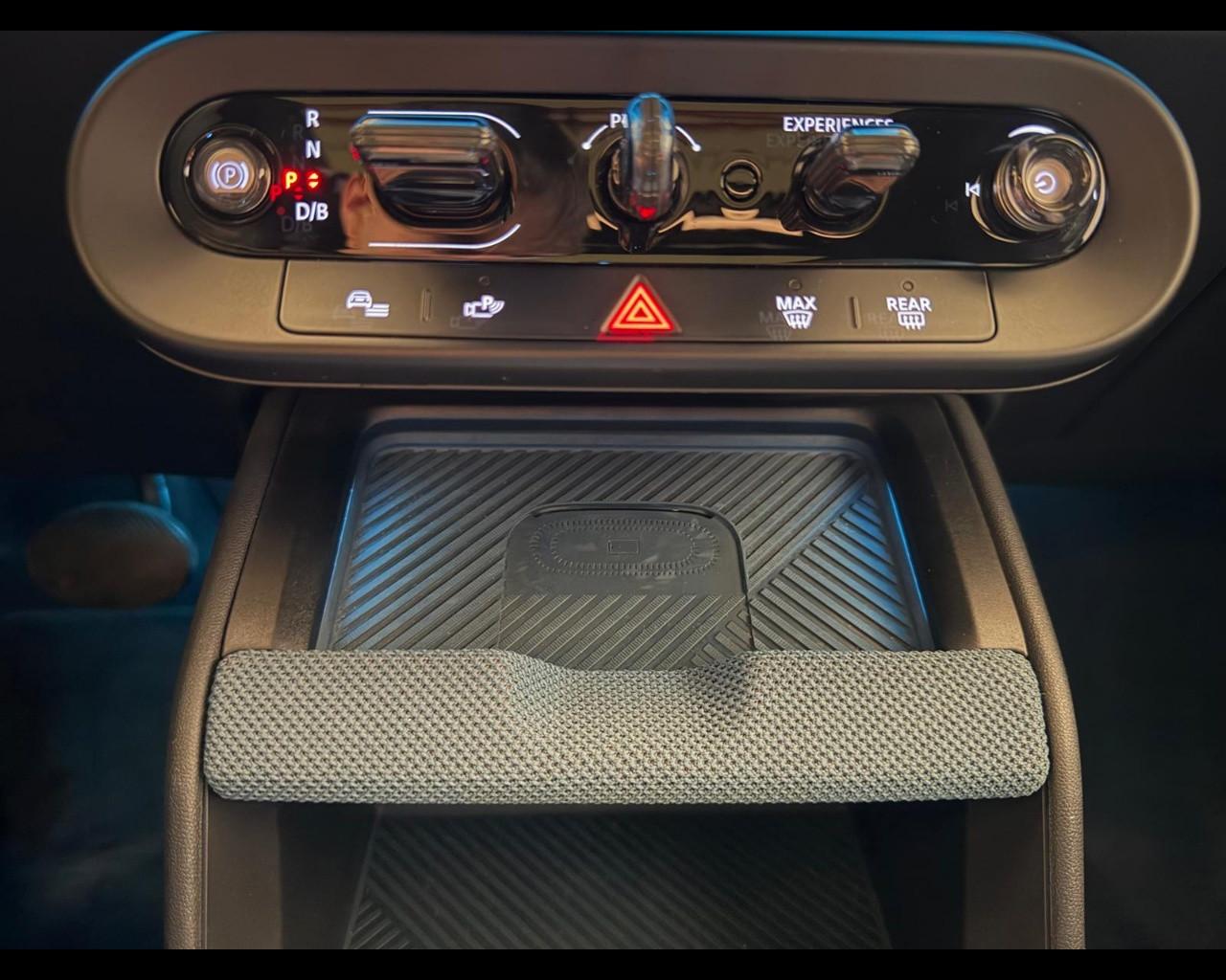 MINI Mini Countrym.(U25) - Mini E Favoured Countryman