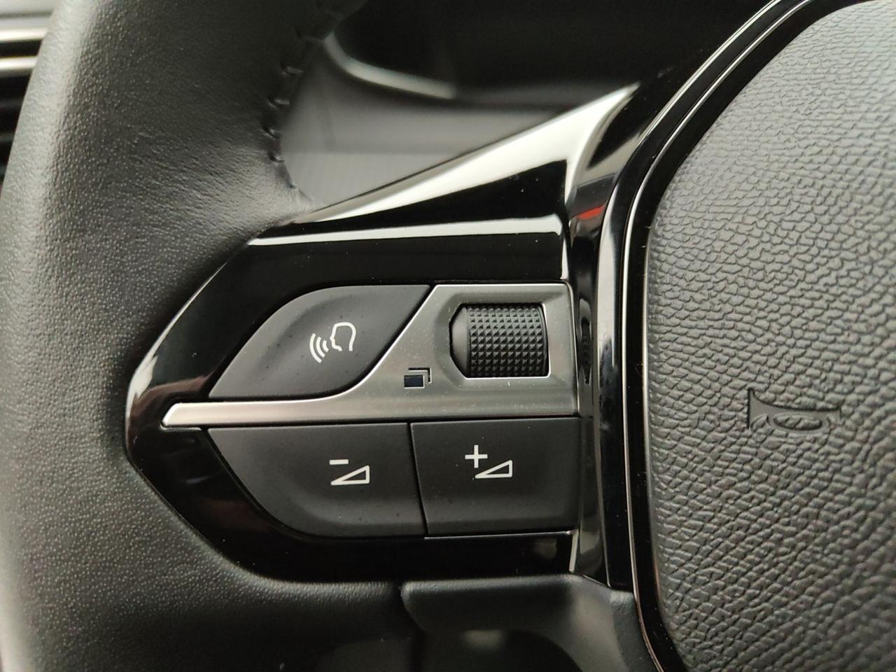 PEUGEOT 208 II 2023 1.2 PURETECH 100CV ALLURE