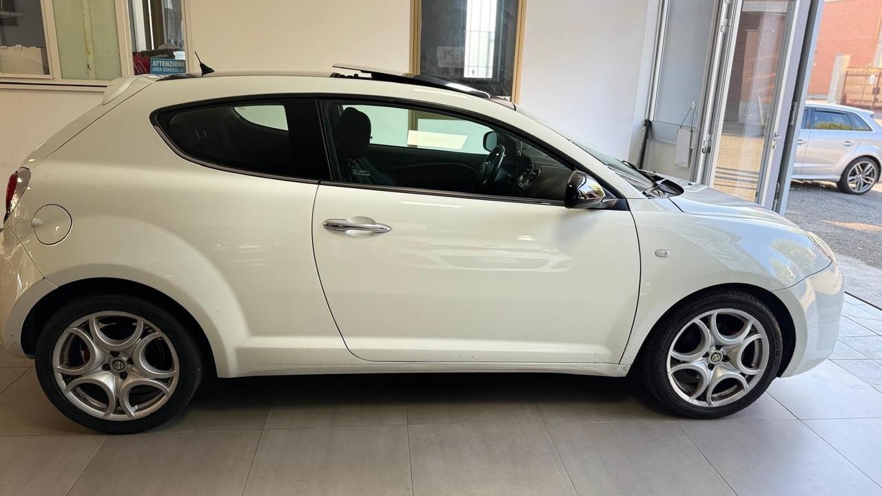Alfa Romeo MiTo 1.6 JTDm 16V Distinctive Sport Pack