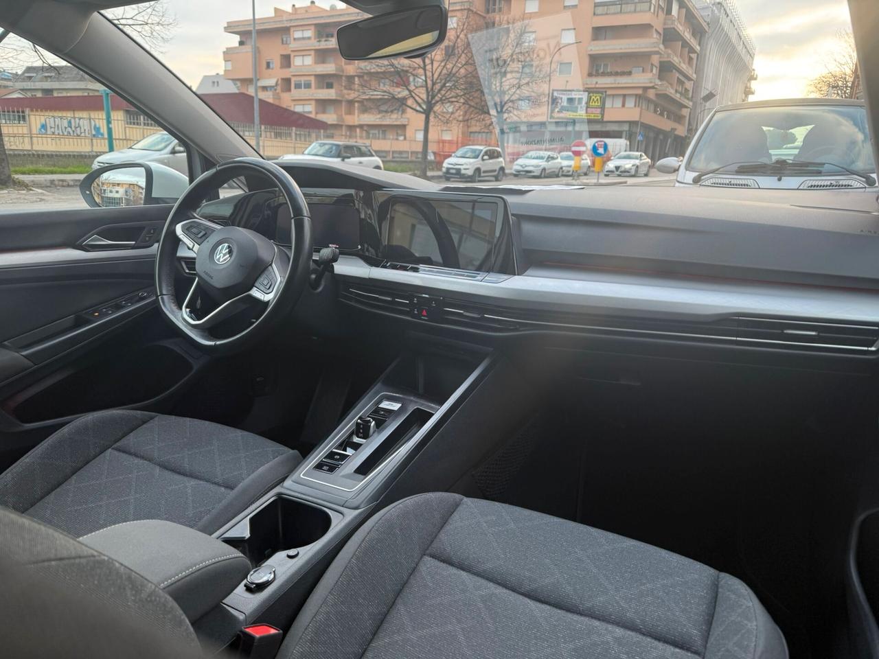 VOLKSWAGEN GOLF VIII 1,5 TGI 130 CV LIFE DSG MY21 5P