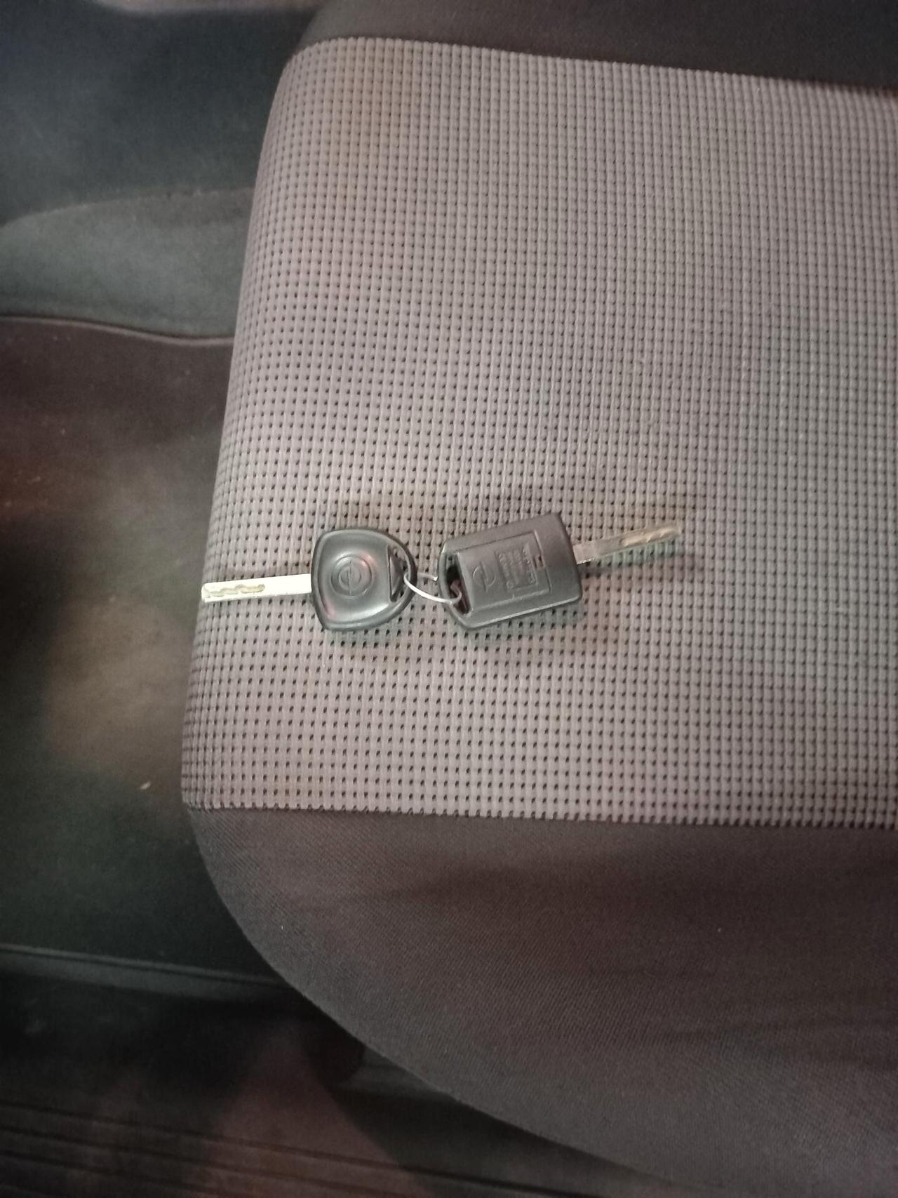 Opel Corsa 1.2i 16V cat 5 porte Club