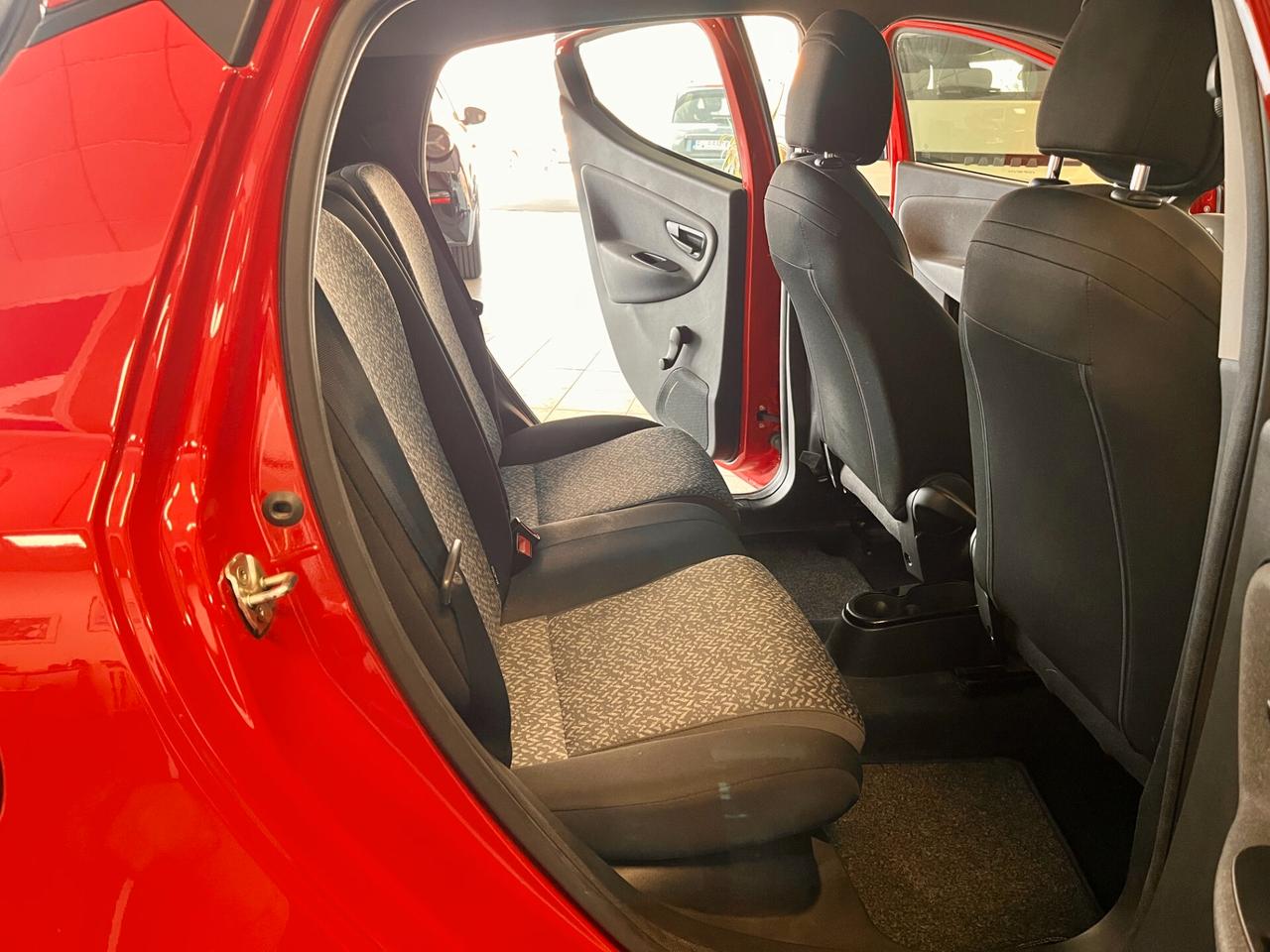 Lancia Ypsilon 1.2 69 CV 5 porte S&S Gold