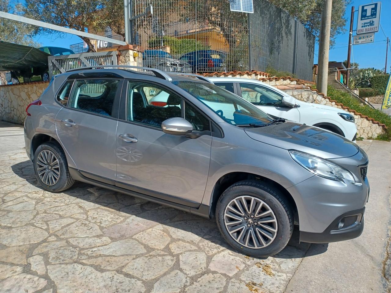 PEUGEOT 2008