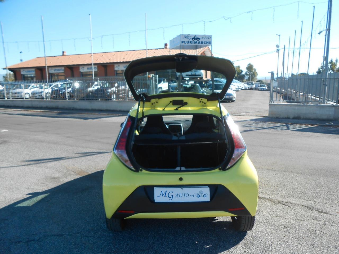 Toyota Aygo 1.0 VVT-i 69 CV 3 porte x-cool TSS