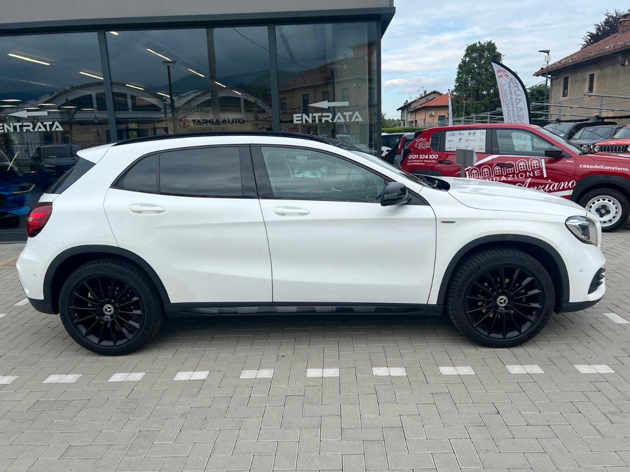 Mercedes GLA 180 Night Edition auto