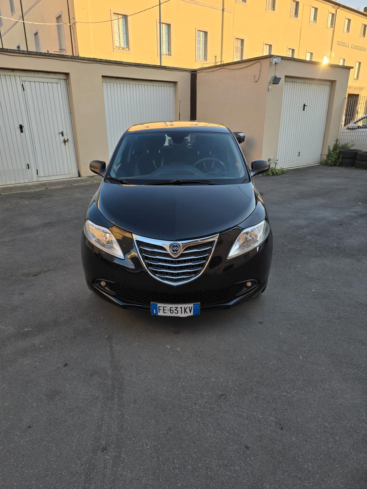 Lancia Ypsilon 1.2 69 CV 5 porte Platinum perfetta possibilita 12 mesi garanzia