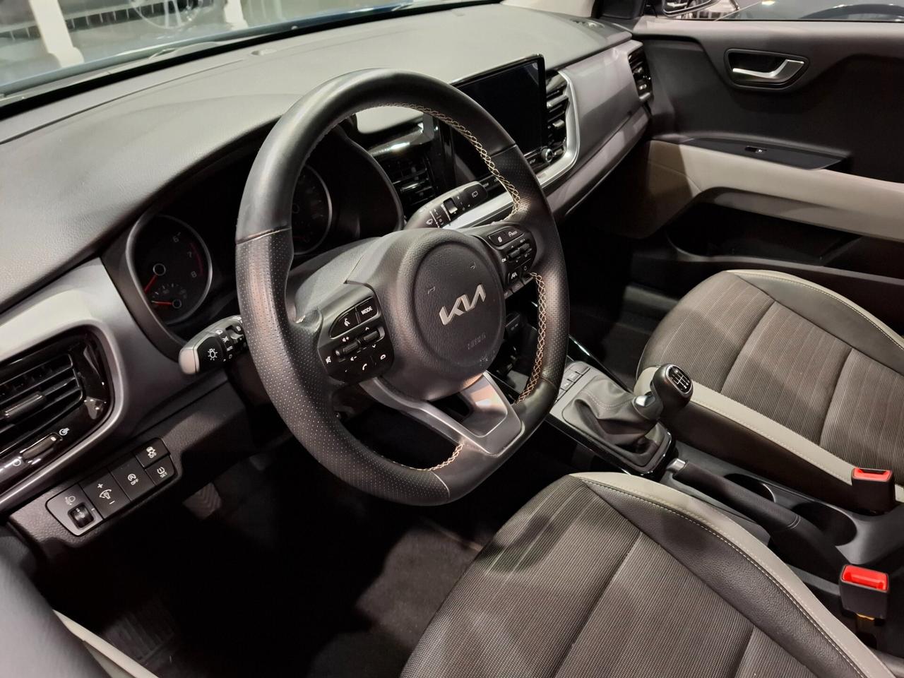 Kia Stonic 1.0 T-GDi 100 CV MHEV MT Black Edition