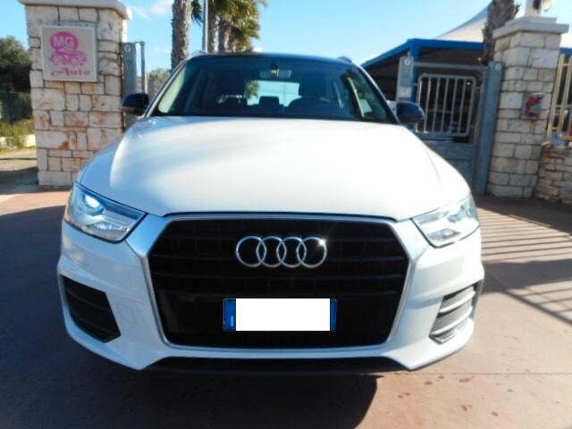 Audi Q3 2.0 TDI 120 CV BLACK & WHITE