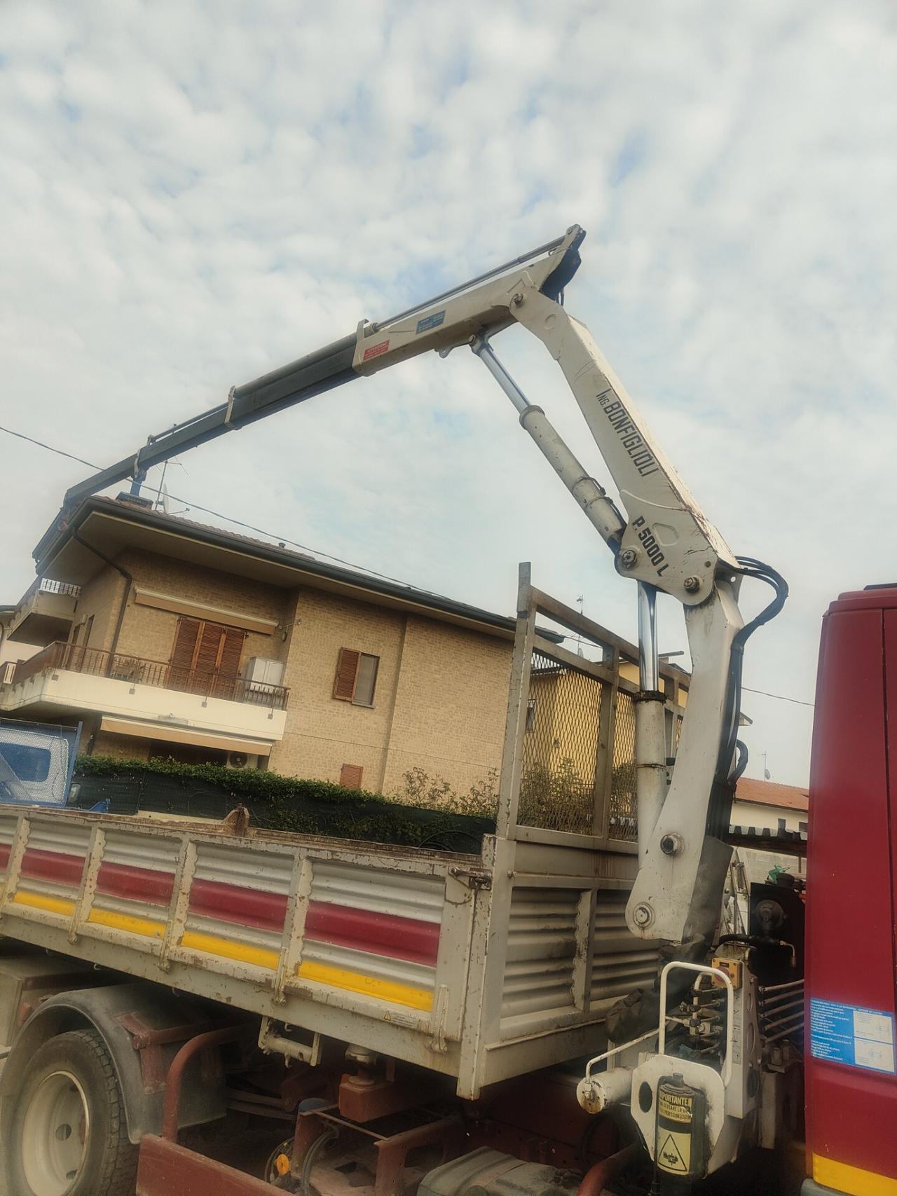 Iveco Eurocargo 75E150 ribaltabile con gru