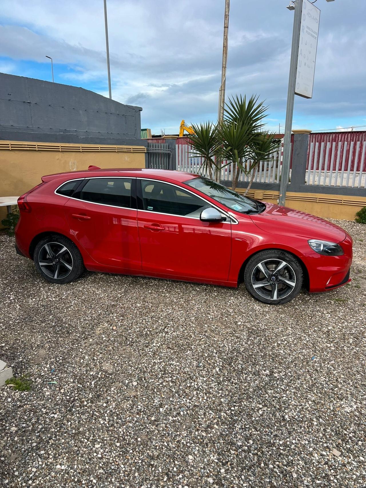 Volvo V40 D2 Geartronic R-design Kinetic