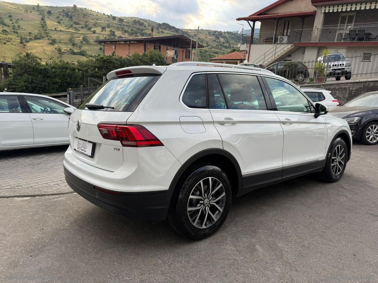 VOLKSWAGEN Tiguan 1.6 TDI Business BMT