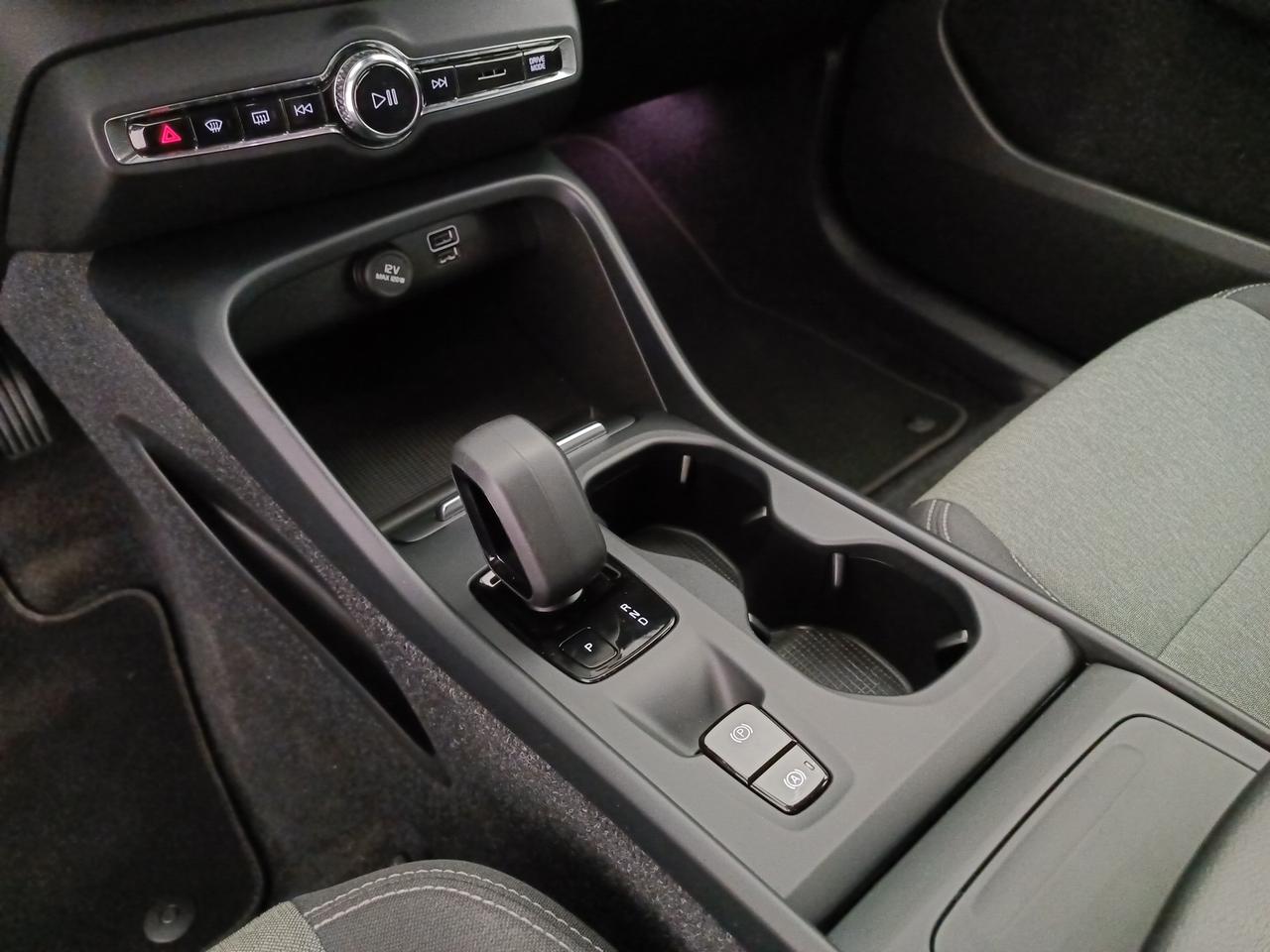 VOLVO XC40 1.5 t3 Momentum Pro 163cv auto my21