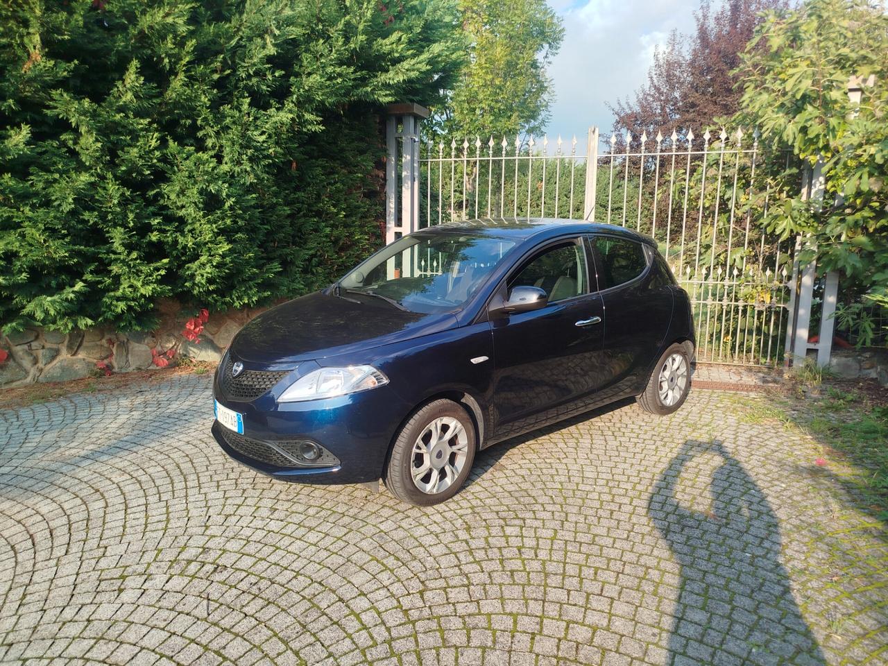 Lancia Ypsilon 1.2 69 CV 5 porte S&S Gold