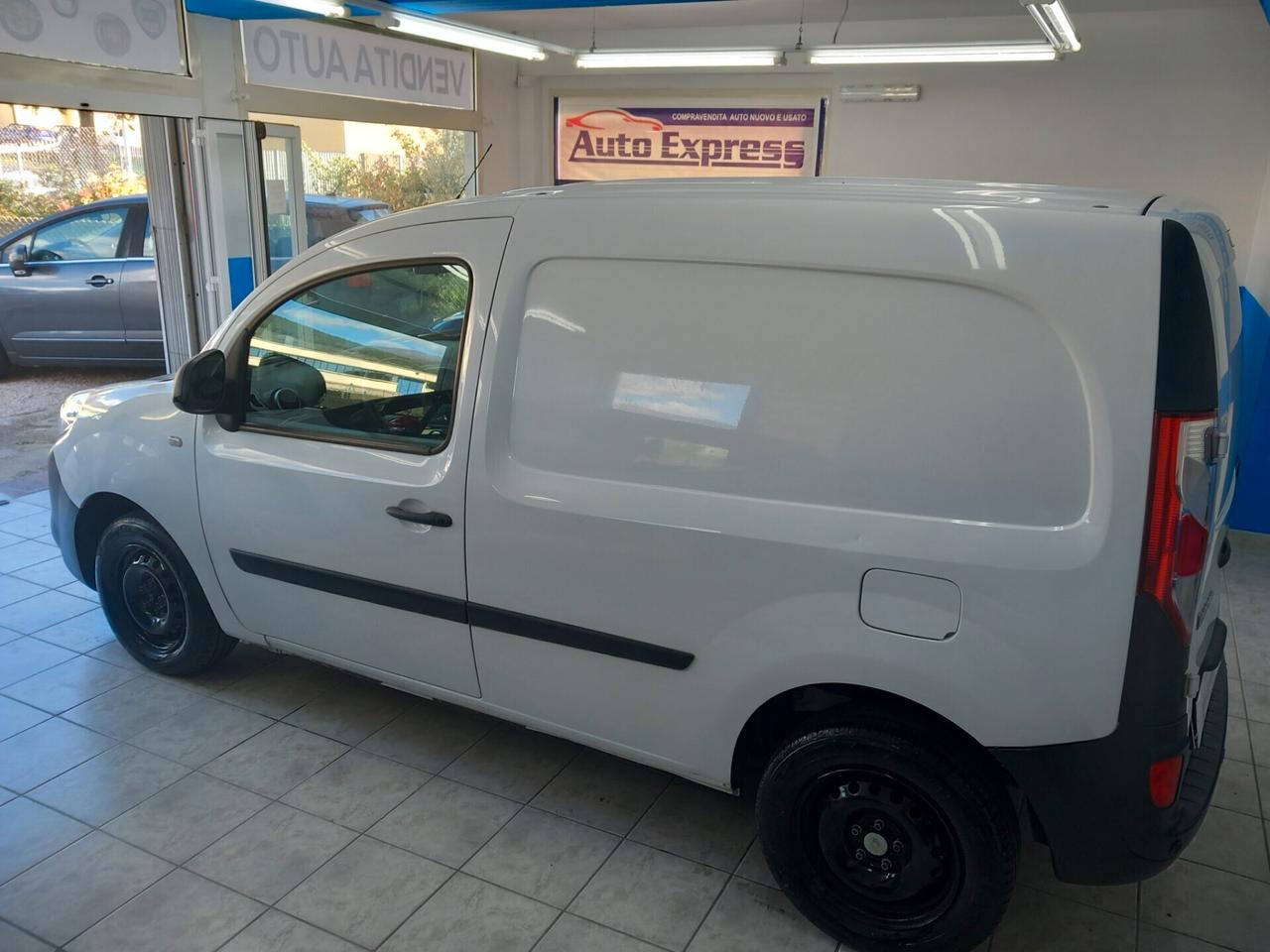 Renault Kangoo anno 2020 1.5 diesel 131 mila km