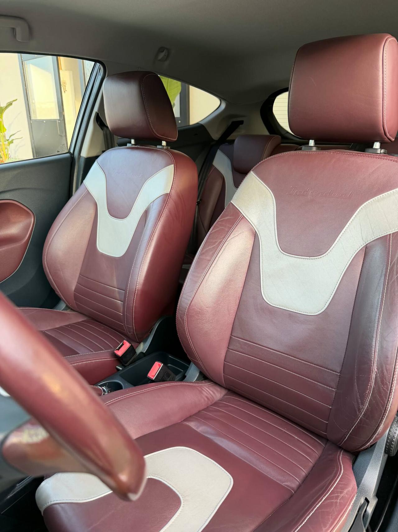 Ford Fiesta 1.6 120CV 3 porte Individual Titanium AUTO UNICA EDIZIONE LIMITATA