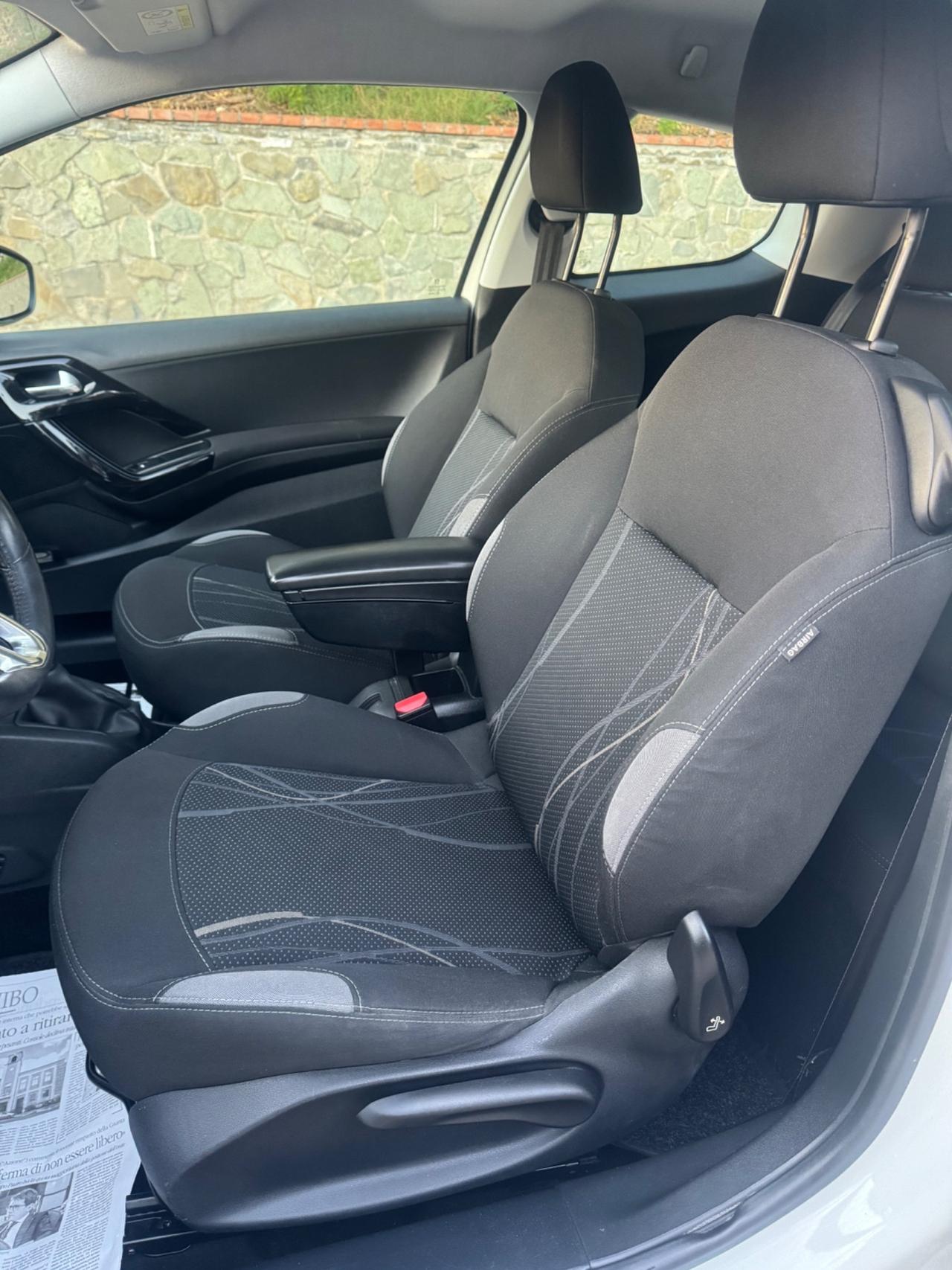 Peugeot 208 1.4 HDi 68Cv 3Porte *ALLURE* 2014