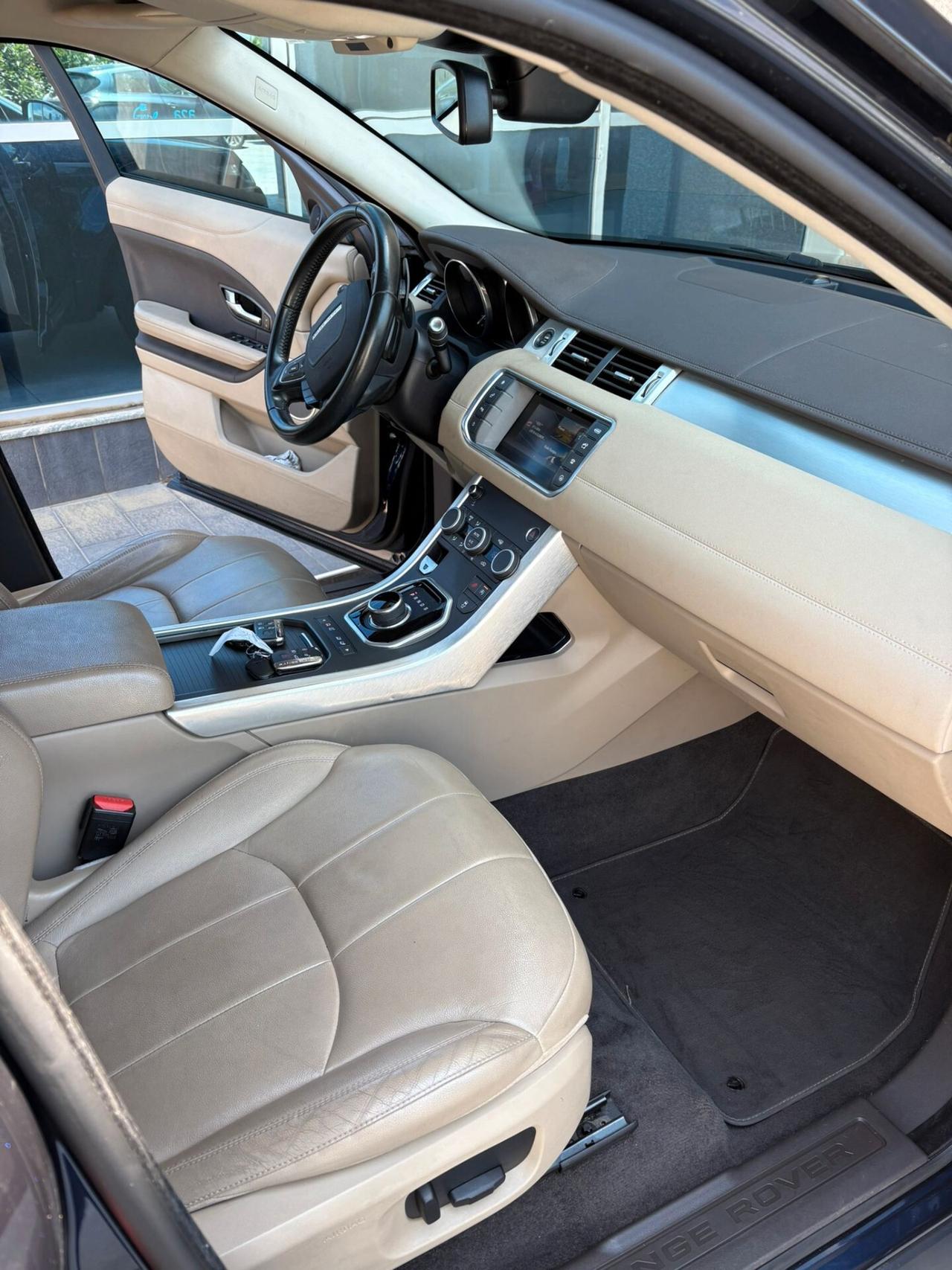 Land Rover Range Evoque 2.0 TD4 150 CV 5p. SE sport utility