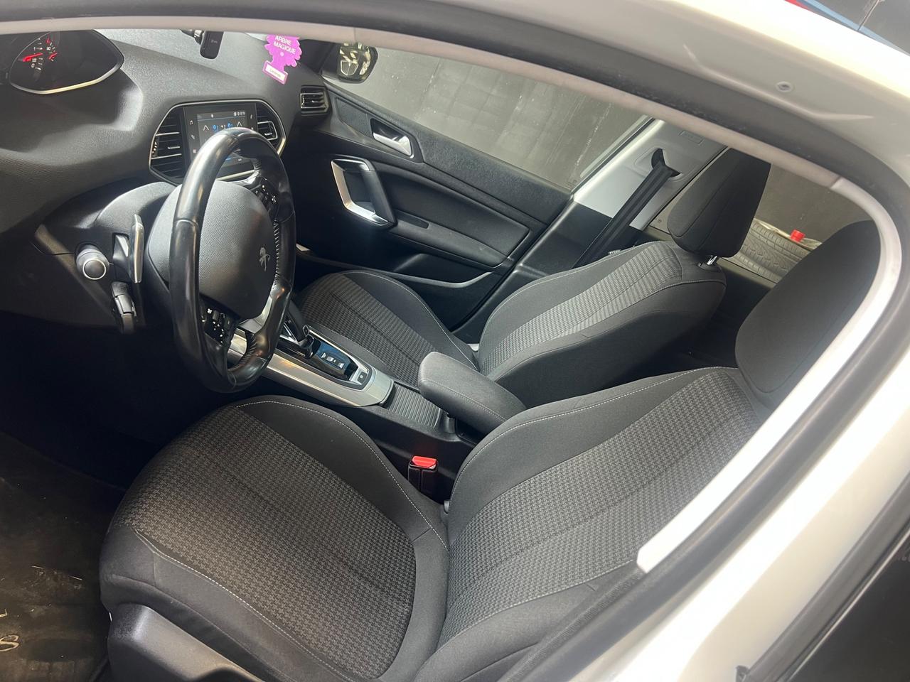 Peugeot 308 BlueHDi 130 S&S SW Business