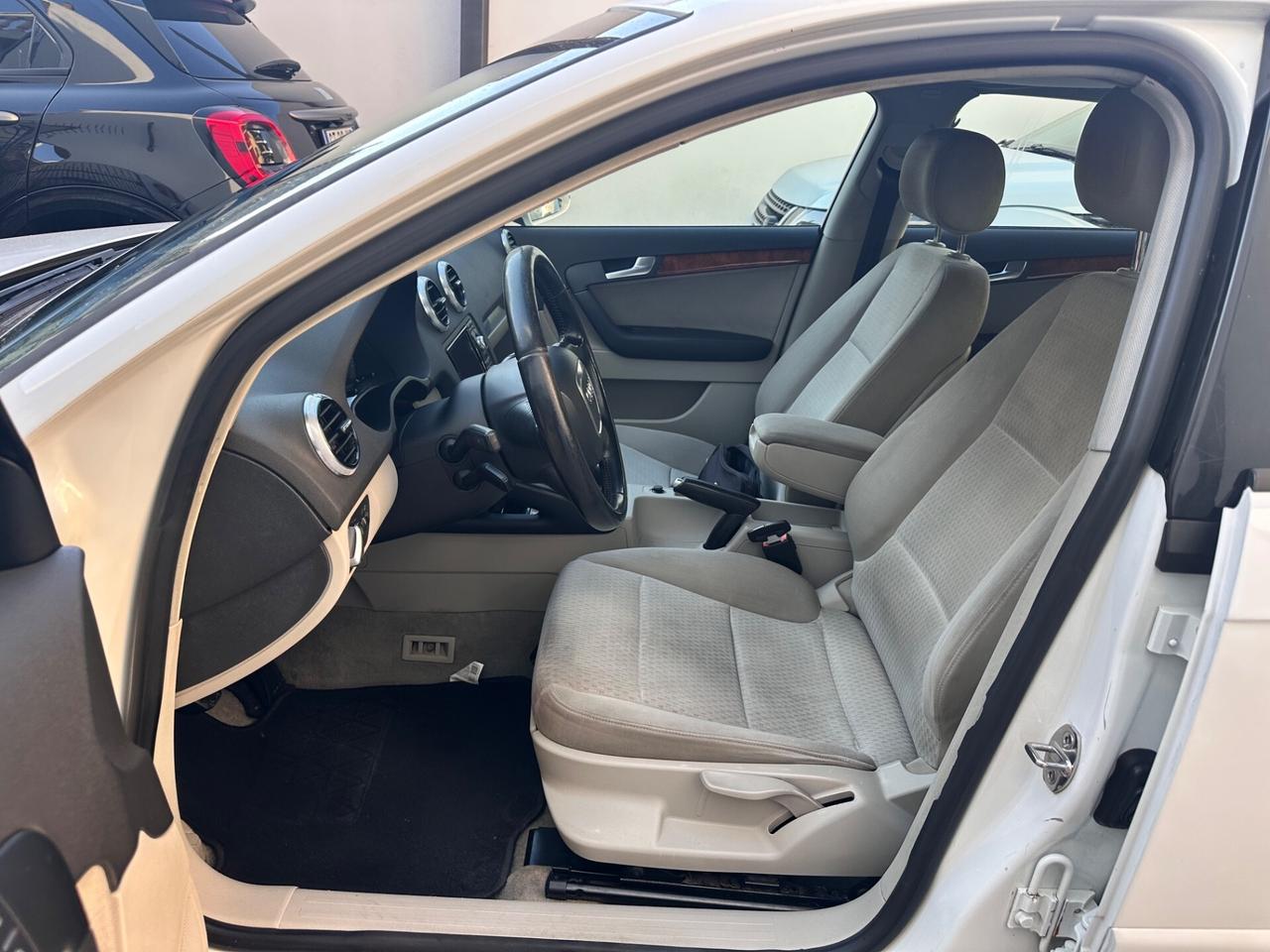 Audi A3 1.6 TDI 105 CV CR Ambition