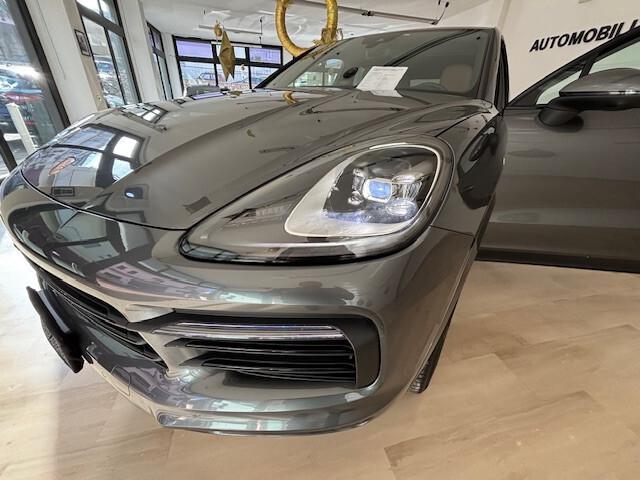 Porsche Cayenne Coupé 3.0 V6 E-Hybrid Platinum Edition 340CV
