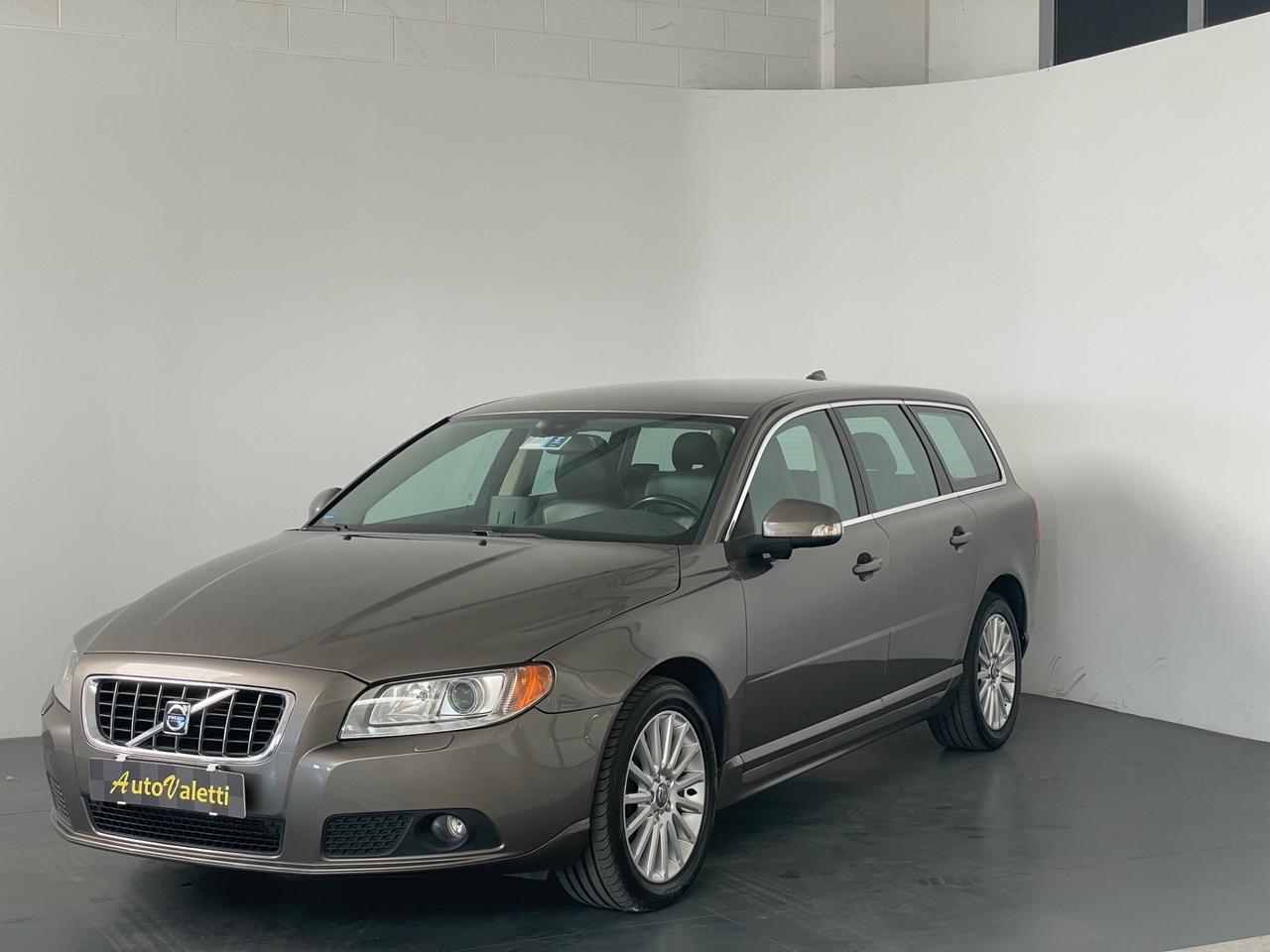 Volvo V70 2.4 D5 Summum
