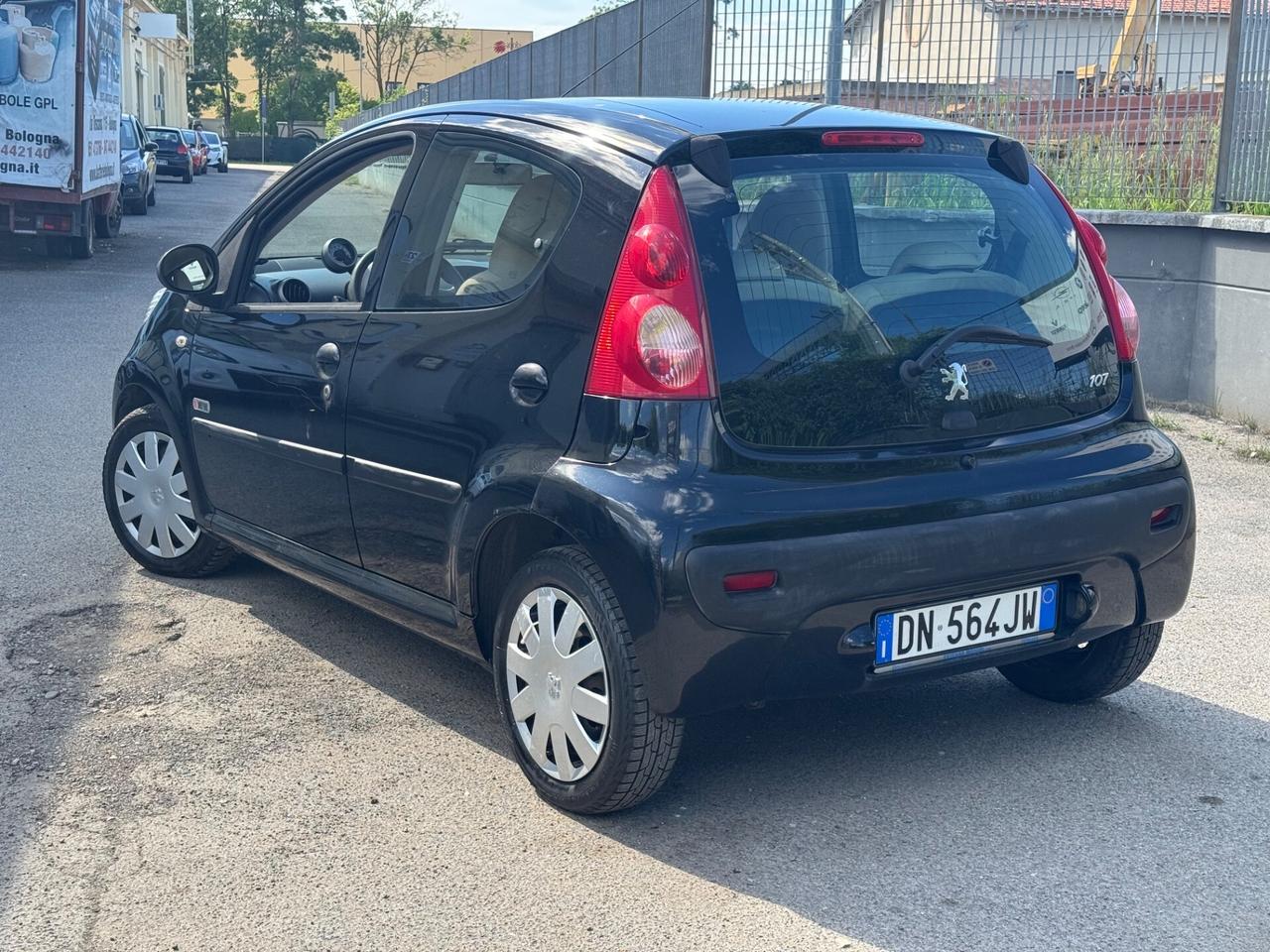 Peugeot 107 1.0 68CV 5p. Sweet Years