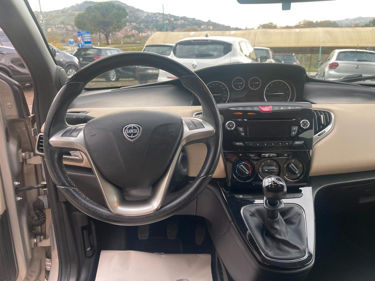 Lancia Ypsilon 0.9 TwinAir 85 CV 5 porte Metano Ecochic Gold NEO PATENTATI
