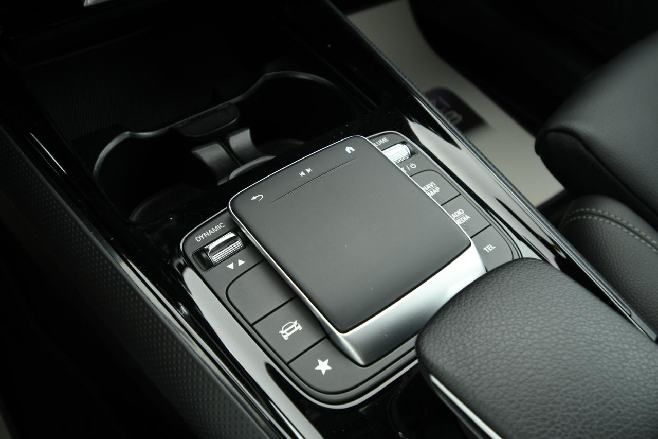 Mercedes-Benz GLA 250 e phev (eq-power) Sport auto CAMERA+LED+C18"