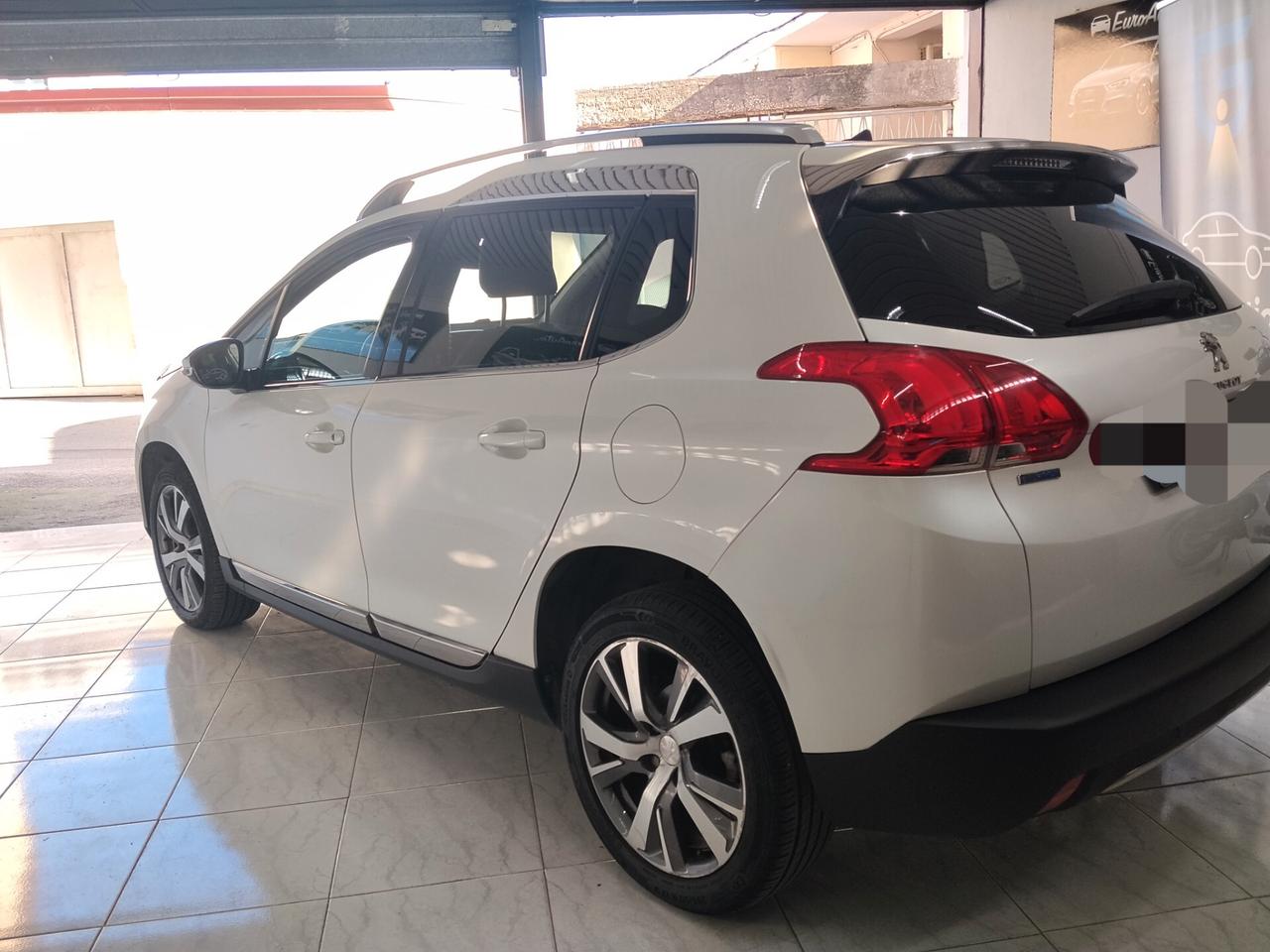 Peugeot 2008 1.6 diesel 2015 CON GARANZIA