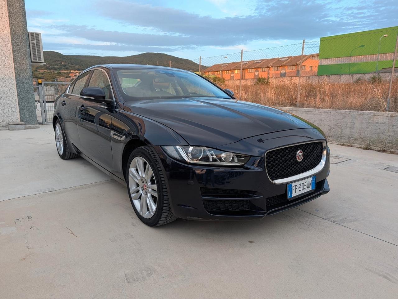 Jaguar XE 2.0 D 180 CV aut. Prestige