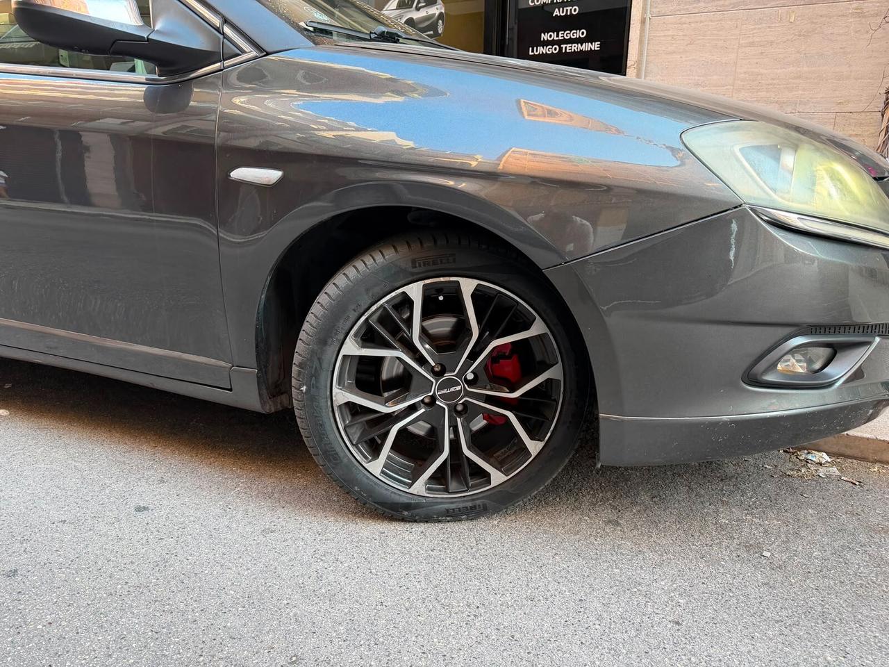 Lancia Delta 1.6 120 cv