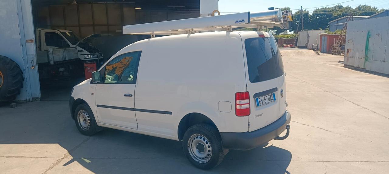 Volkswagen Caddy 4x4 allestito