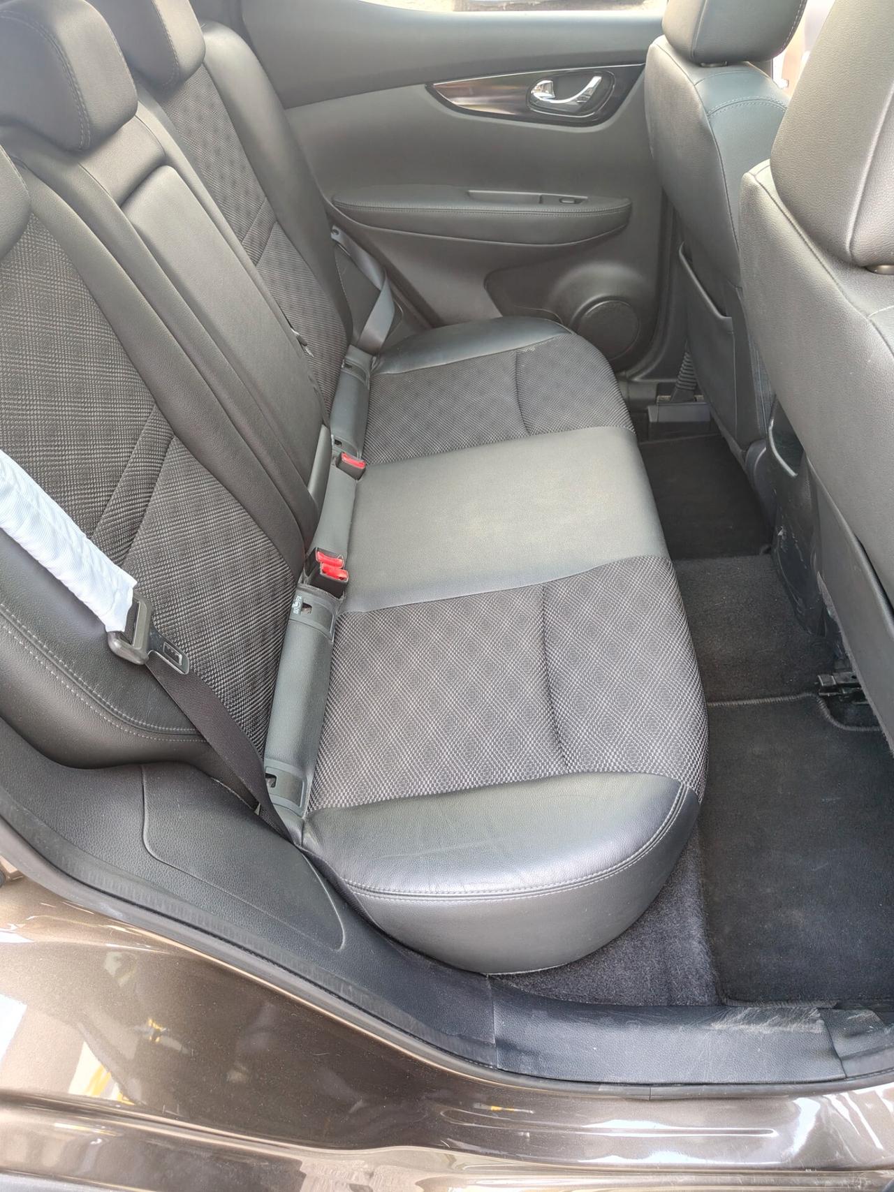 Nissan Qashqai 1.6 dCi DPF 360