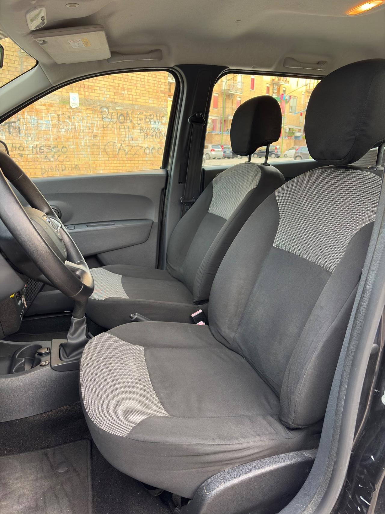 Dacia Lodgy 1.6 GPL 100CV con navigatore
