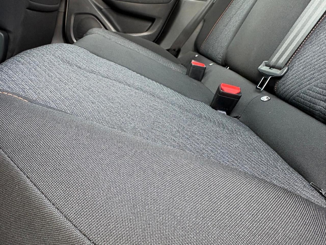 Peugeot 208 BUSINESS Hybrid 110 e-DCS6 SPOTICAR