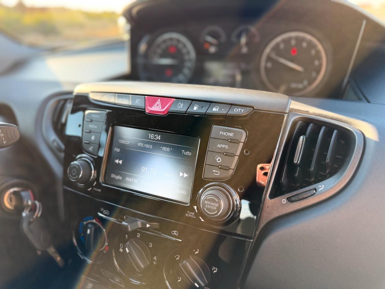 Lancia Ypsilon 1.2 69 CV 5 porte GPL Ecochic Gold