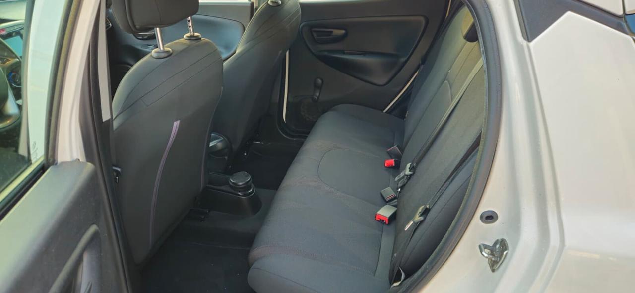 Lancia Ypsilon 1.2 69CV Platinum