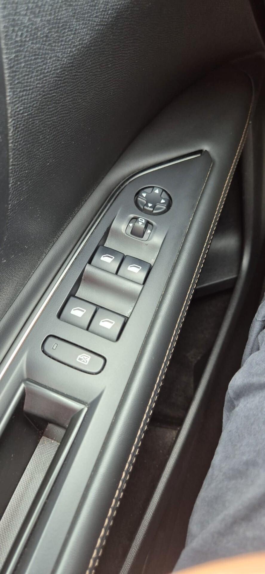 Peugeot 3008 1.6BlueHDi 120 GTLine-Garanzia 3 Anni