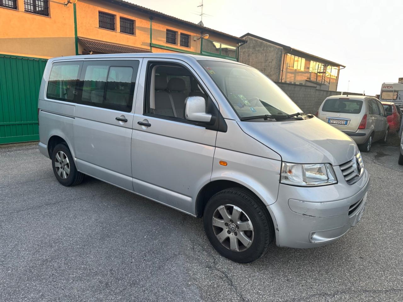 Volkswagen Transporter 9 POSTI