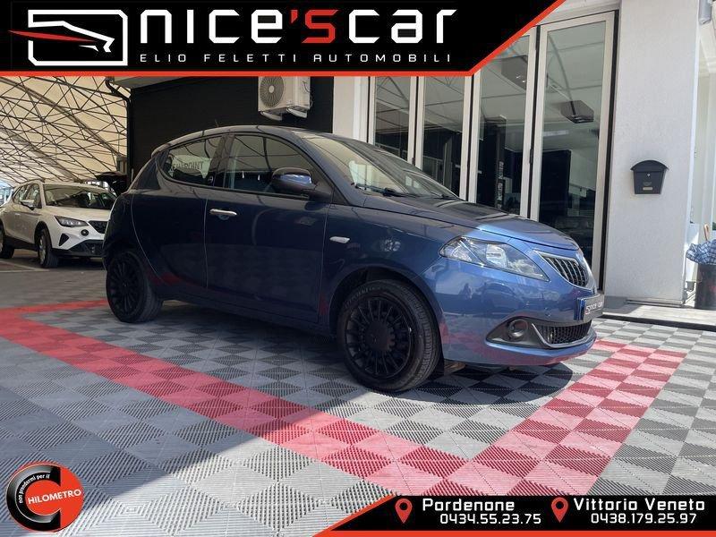 Lancia Ypsilon 1.0 FireFly 5 porte S&S Hybrid Ecochic Silver