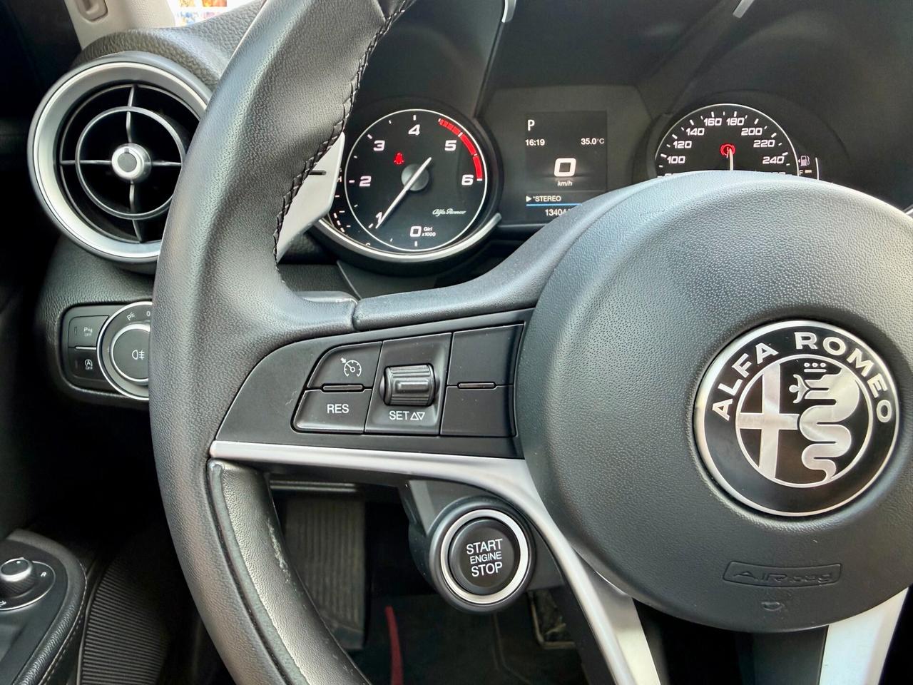 Alfa Romeo Giulia 2.2 t Business Sport Launch Edition 180cv auto