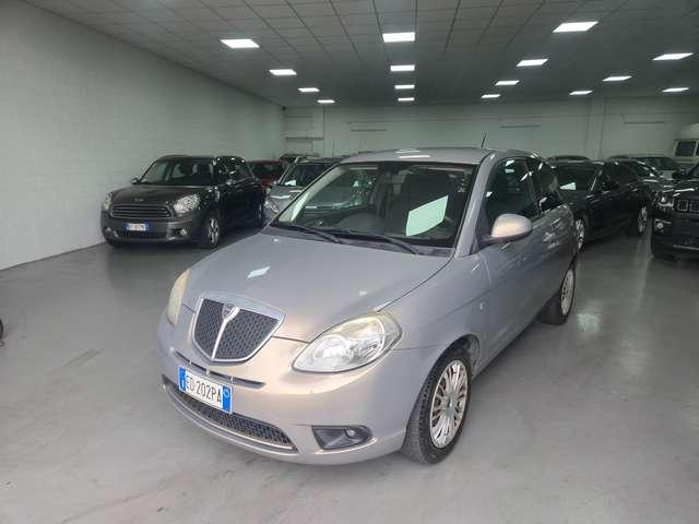 Lancia Ypsilon Ypsilon II 2007 1.2 8v New Oro (oro)