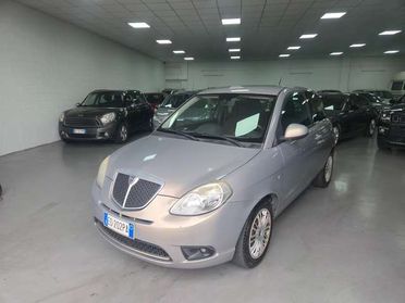 Lancia Ypsilon Ypsilon II 2007 1.2 8v New Oro (oro)