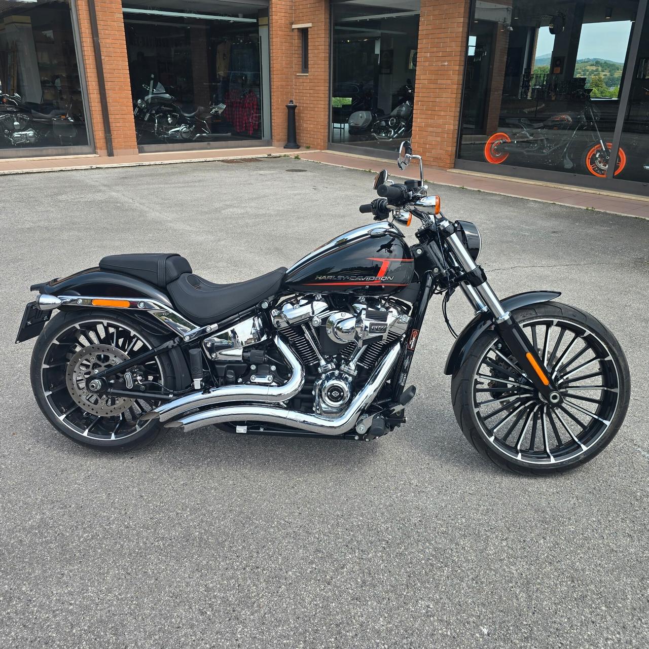 Harley-davidson Softail Breakout 117 , KM 0 , Garanzia fino 12/2027