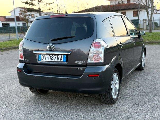 Toyota Corolla Verso 2.2 16V D-4D 7 POSTI